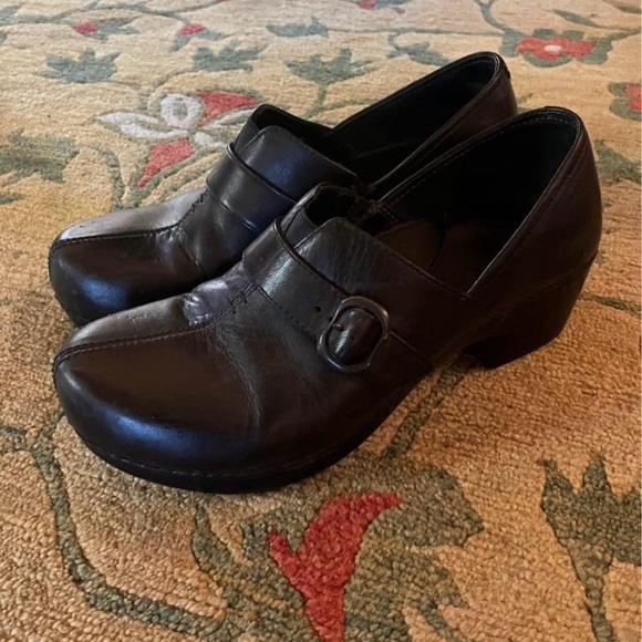Dansko Clogs Size 8.5 - Picture 1 of 4